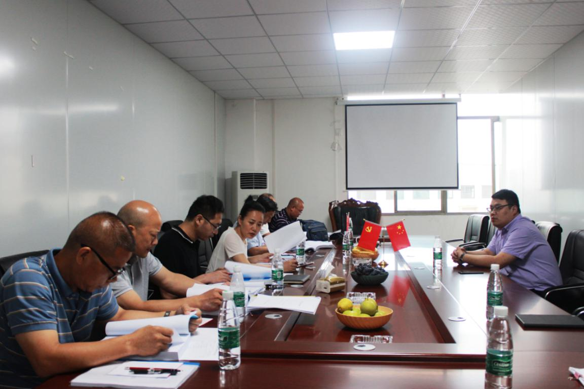 咸寧振寧技工學校通過專家組評估驗收(圖1)