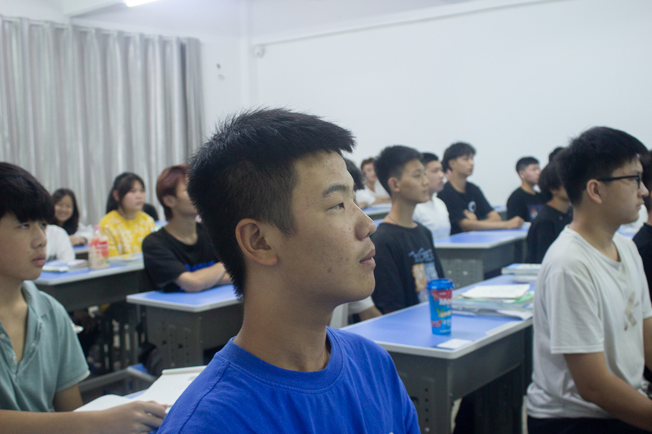 奮斗成就夢想！振寧師生觀看央視《2022開學第一課》(圖9)