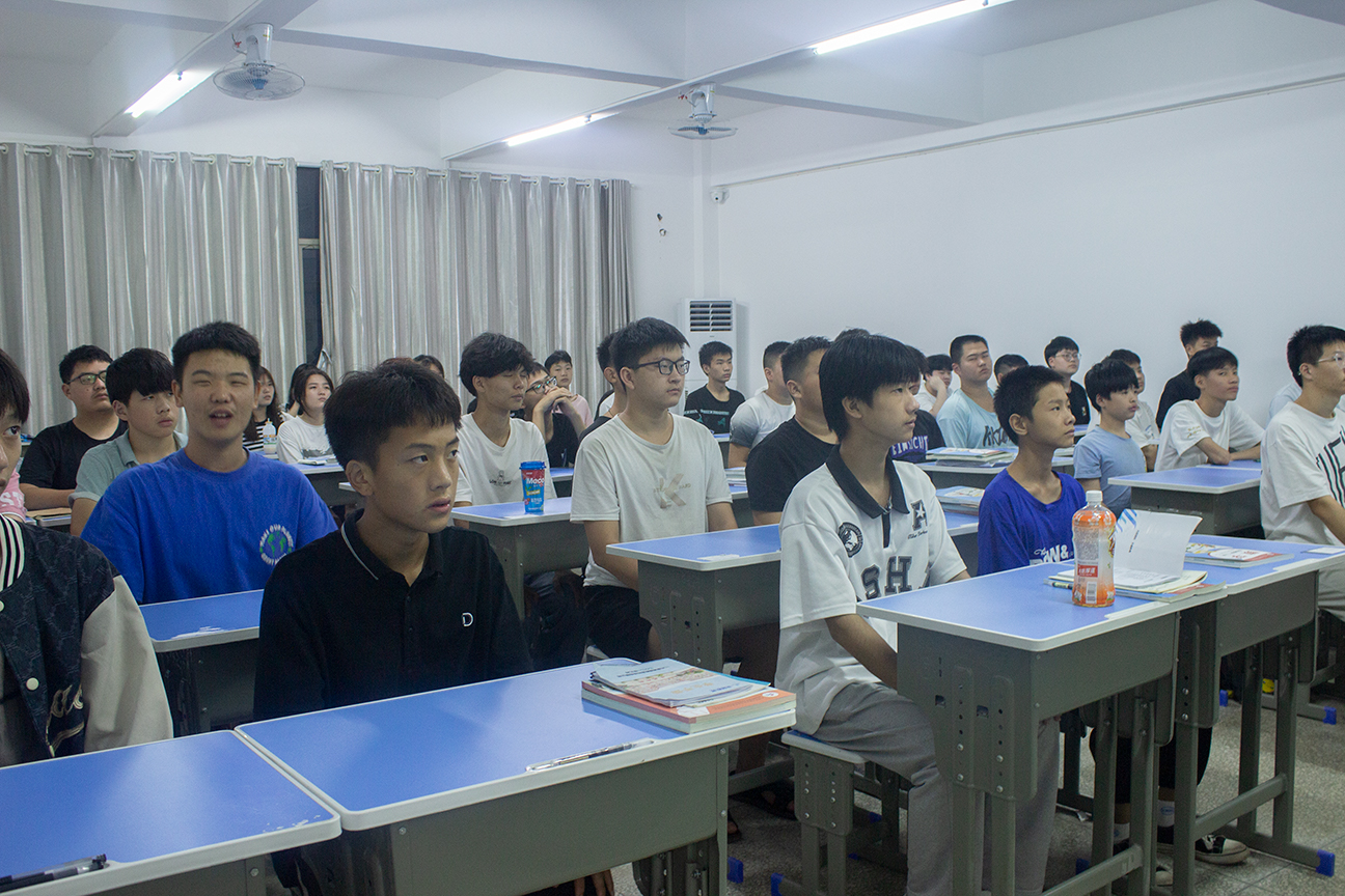 奮斗成就夢想！振寧師生觀看央視《2022開學第一課》(圖10)