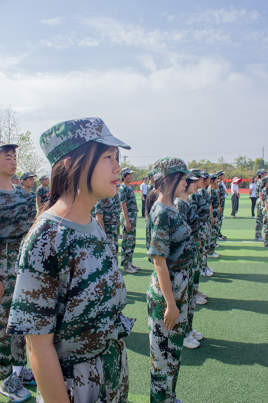 結訓千帆競 振寧秋點兵 | 振寧技工學校舉行軍訓閉幕式(圖3)