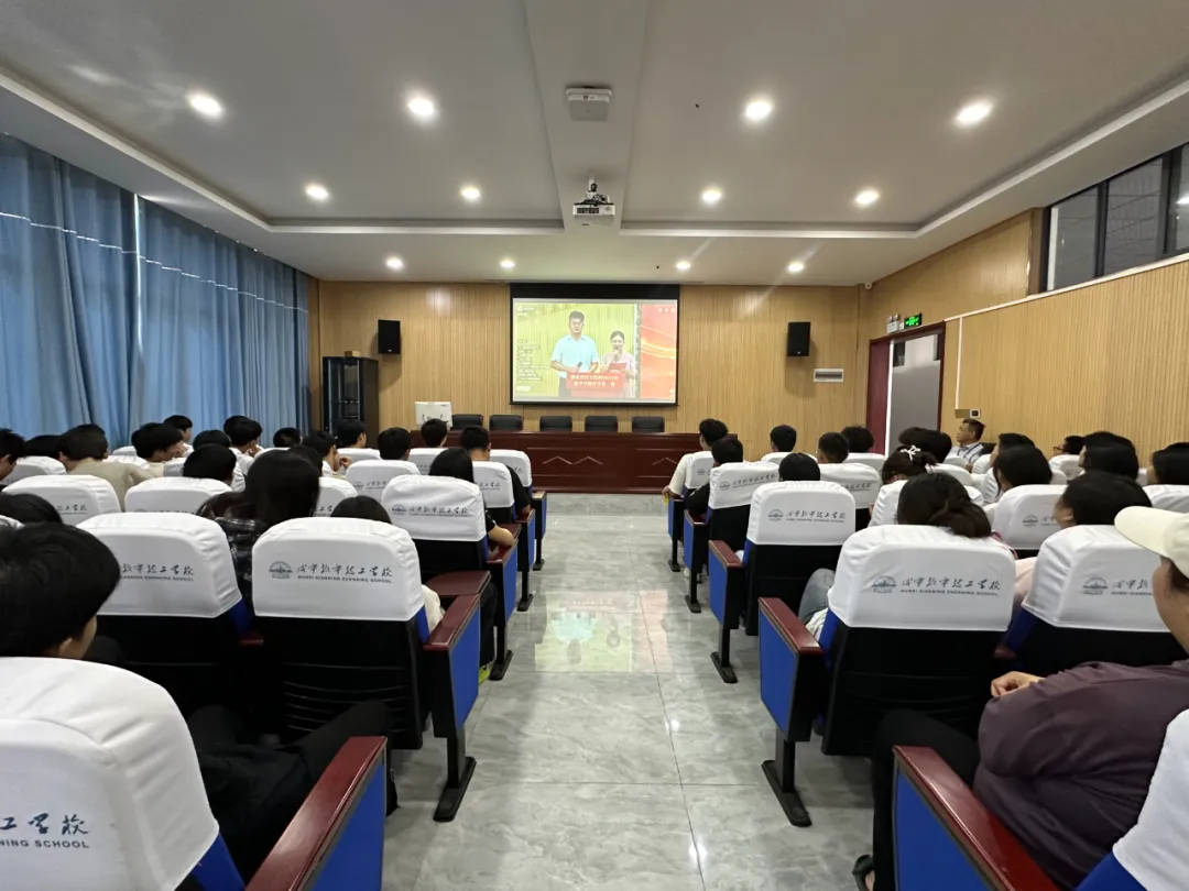 咸寧振寧技工學校開展 “傳承工匠文化，爭做技能先鋒” 開學第一課活動(圖7)