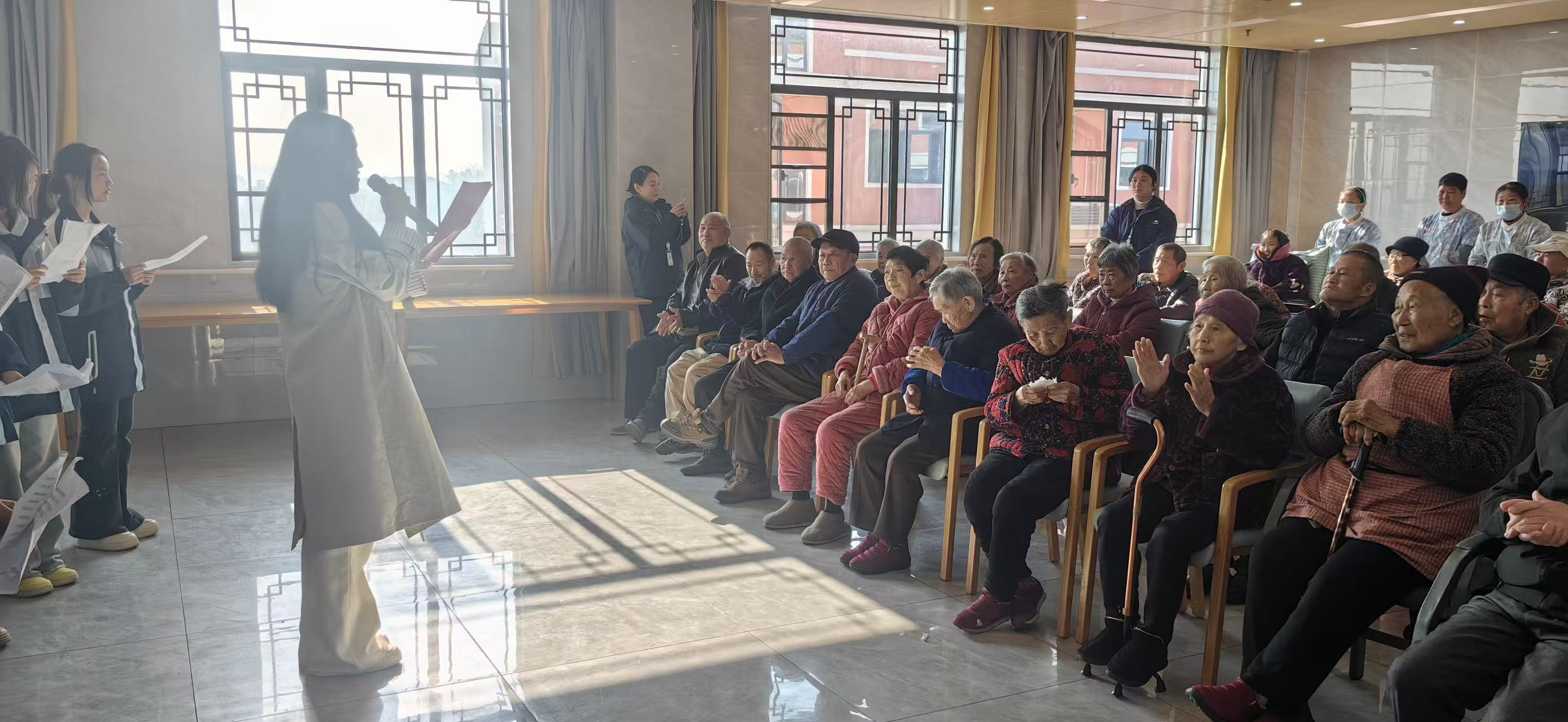 青春暖夕陽 誓言映初心——咸寧振寧技工學校25級新團員敬老踐諾顯擔當(圖18) 青春暖夕陽 誓言映初心——咸寧振寧技工學校25級新團員敬老踐諾顯擔當(圖18)